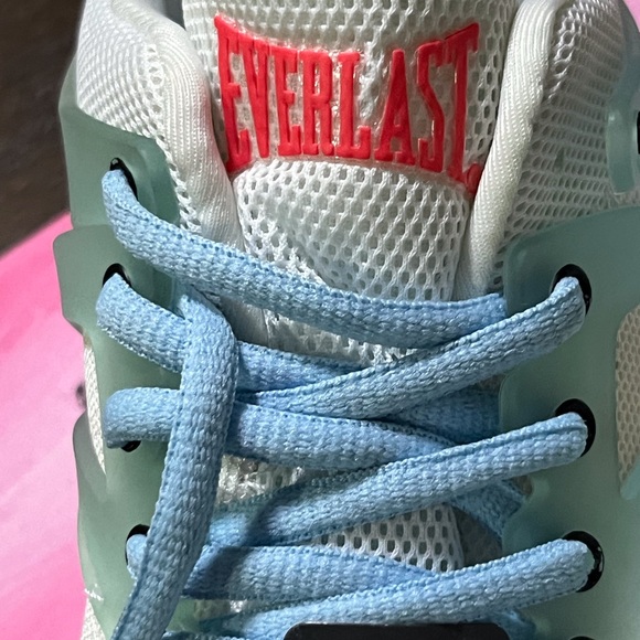 SELLING EVERLAST SNEAKER UNISEX SIZE 7.5 COLOR WHITE & BLUE - Picture 10 of 11